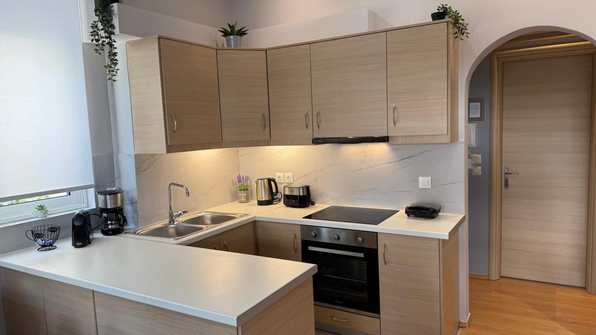 Elegant Glyfada Apartment-Private Garden-Near Metro Atenas Exterior foto